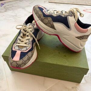 Gucci GG Rhyton 'Beige White Pink